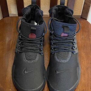 Nike Air Presto Mid Utility Men's Black sneakers w/blue accents